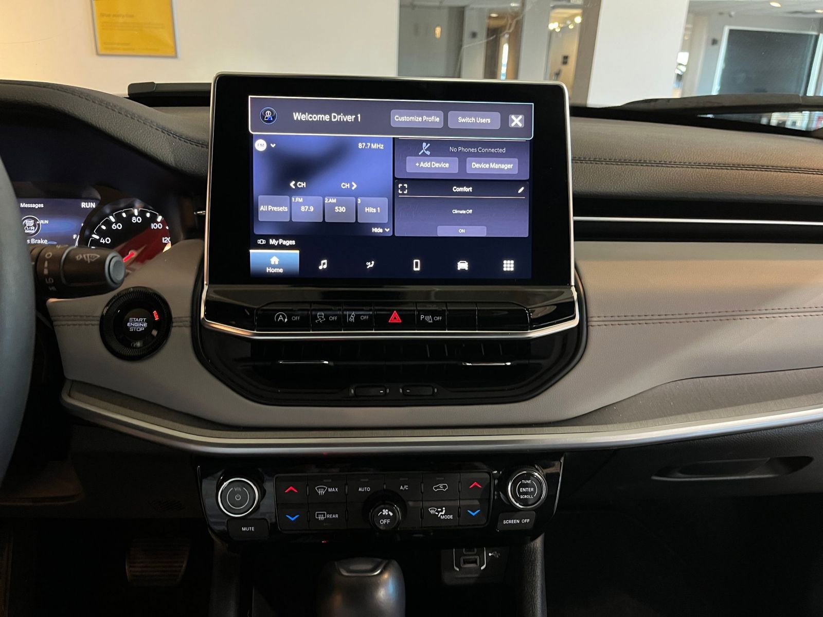 Used 2025 Jeep Compass Limited image 17