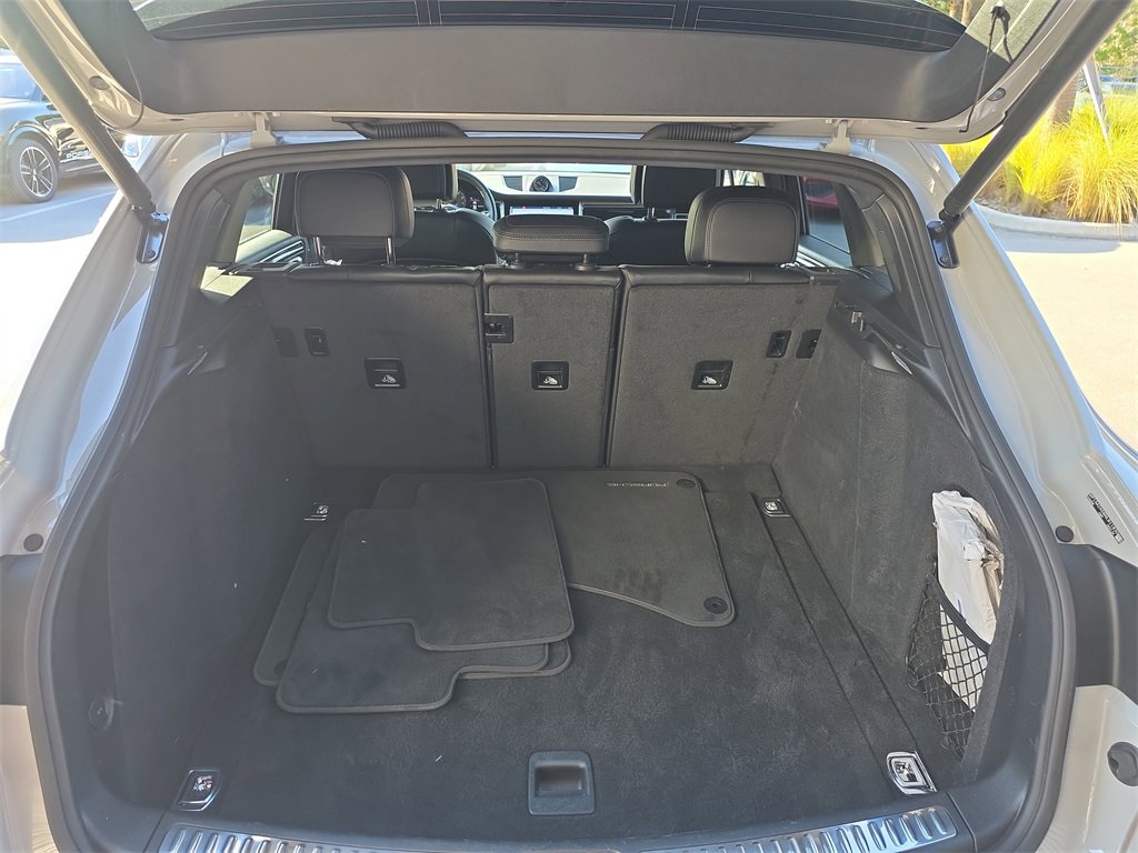 Certified 2022 Porsche Macan image 17