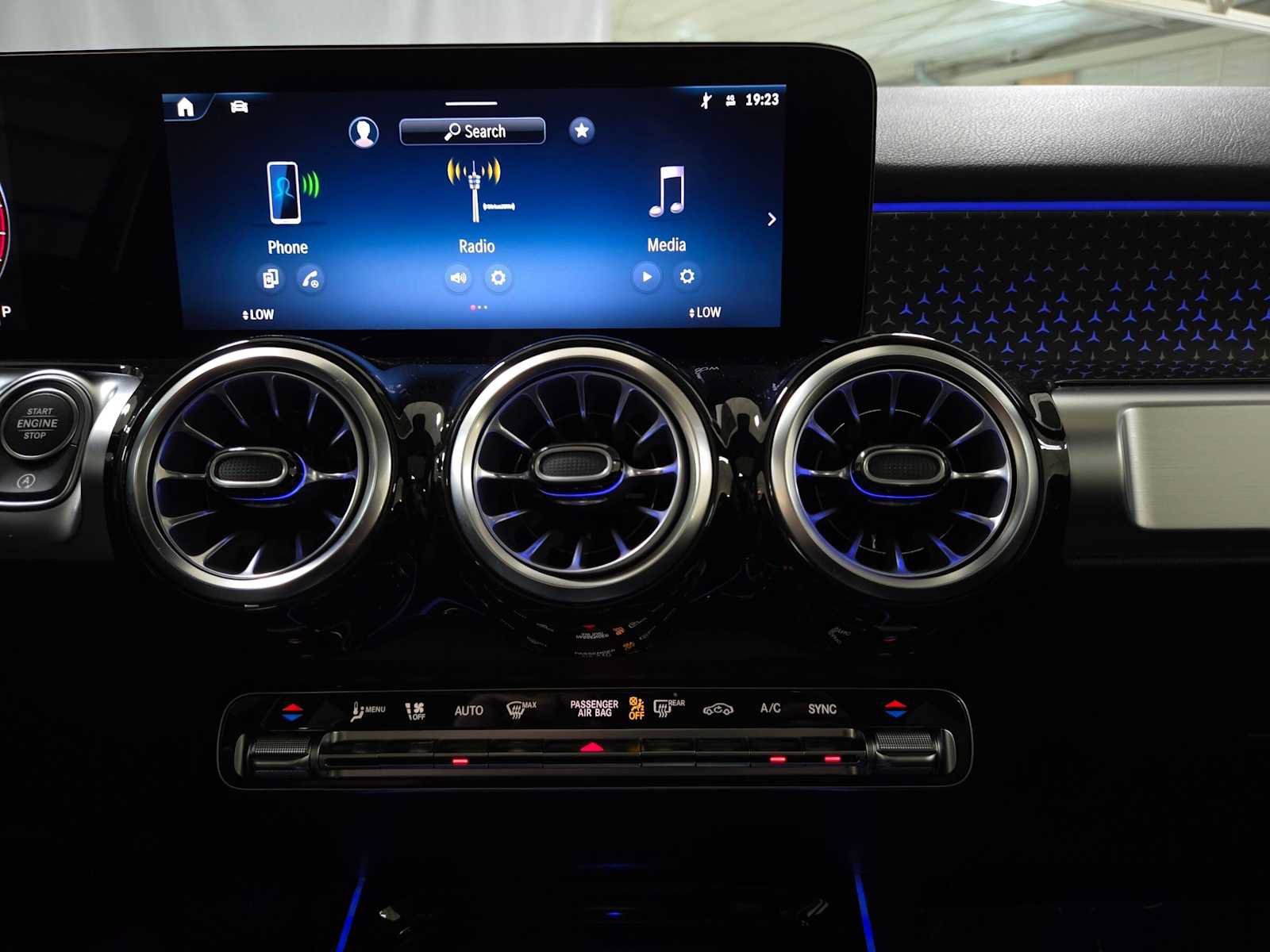 New 2026 Mercedes-Benz GLB 250 4MATIC image 26