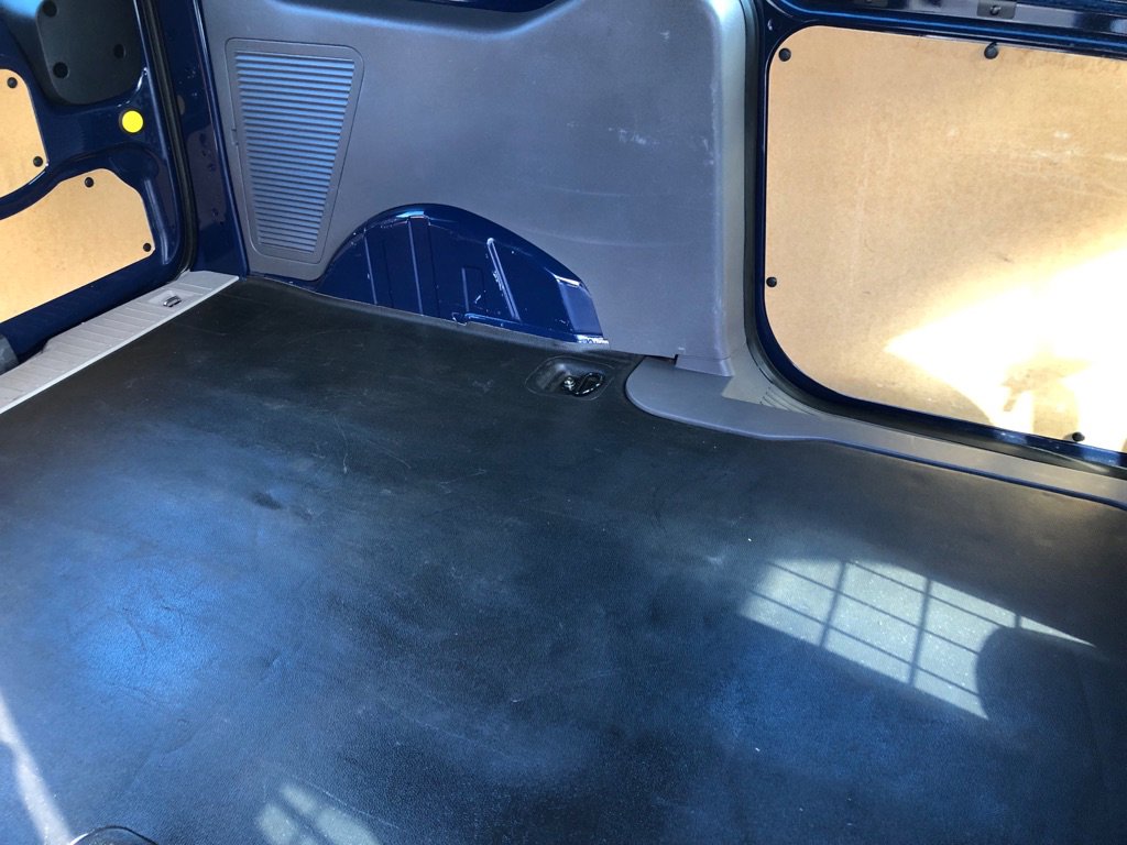 Used 2020 Ford Transit Connect XLT image 24