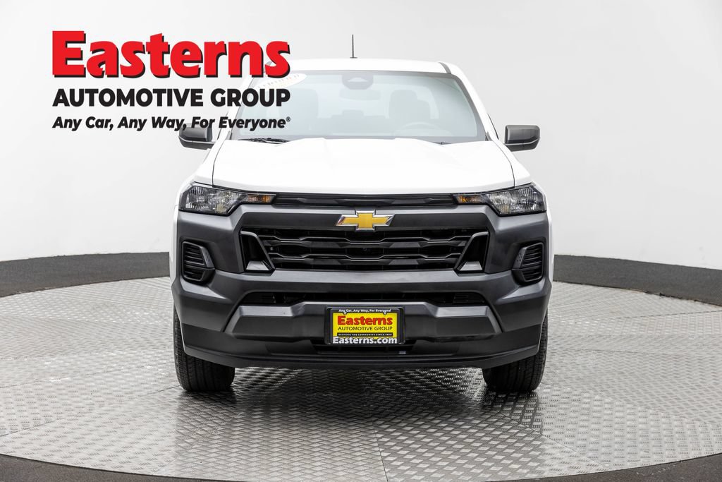Used 2023 Chevrolet Colorado W/T RWD image 2