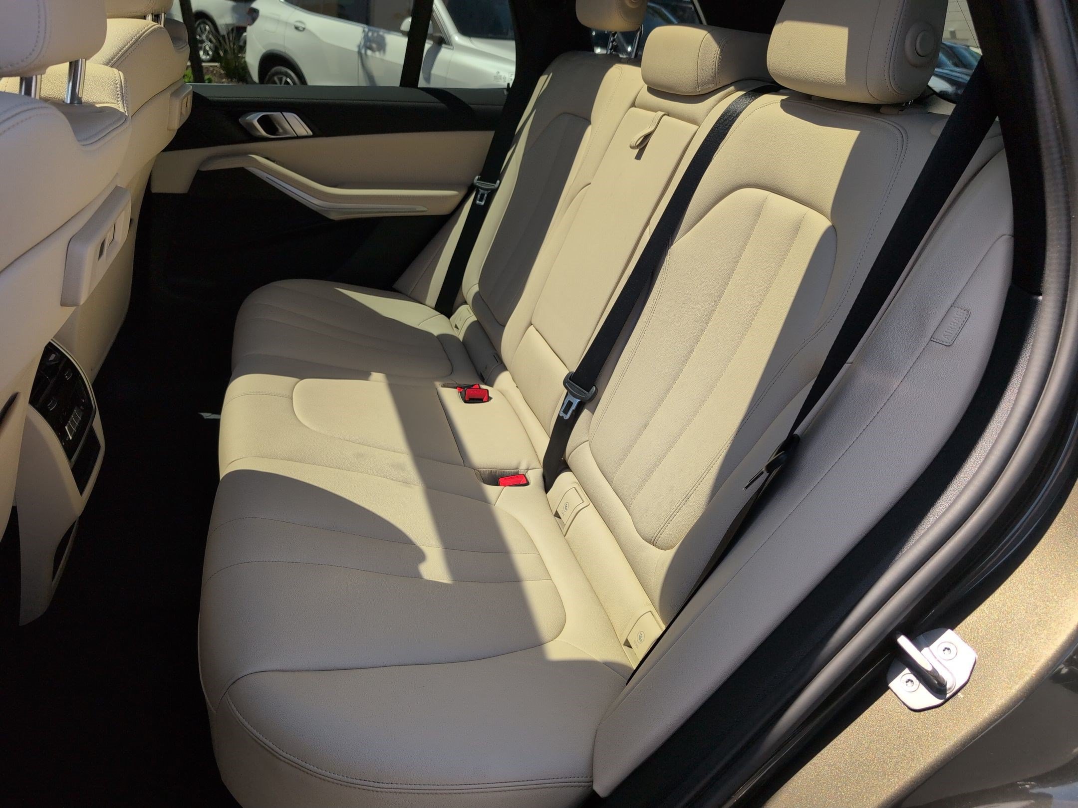 Used 2022 BMW X5 xDrive40i w/ Premium Package AWD/4WD image 31