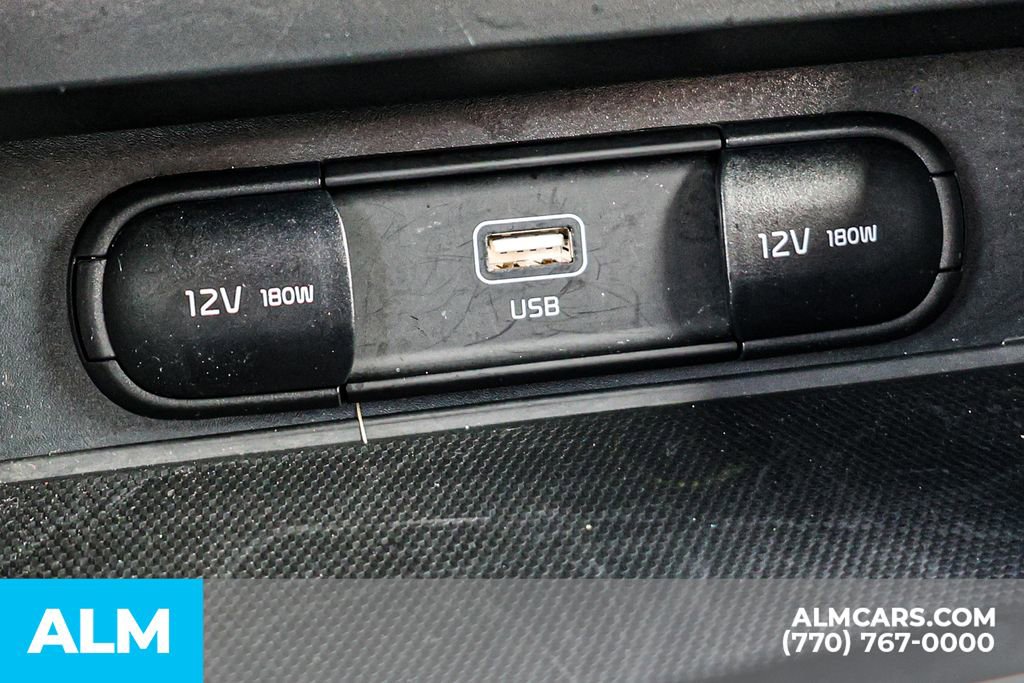Used 2025 Kia Soul LX w/ LX Technology Package FWD image 42