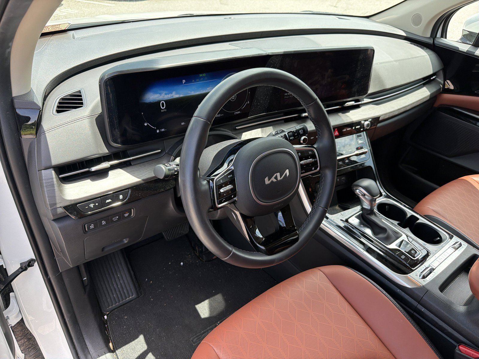 Used 2024 Kia Carnival SX FWD image 24