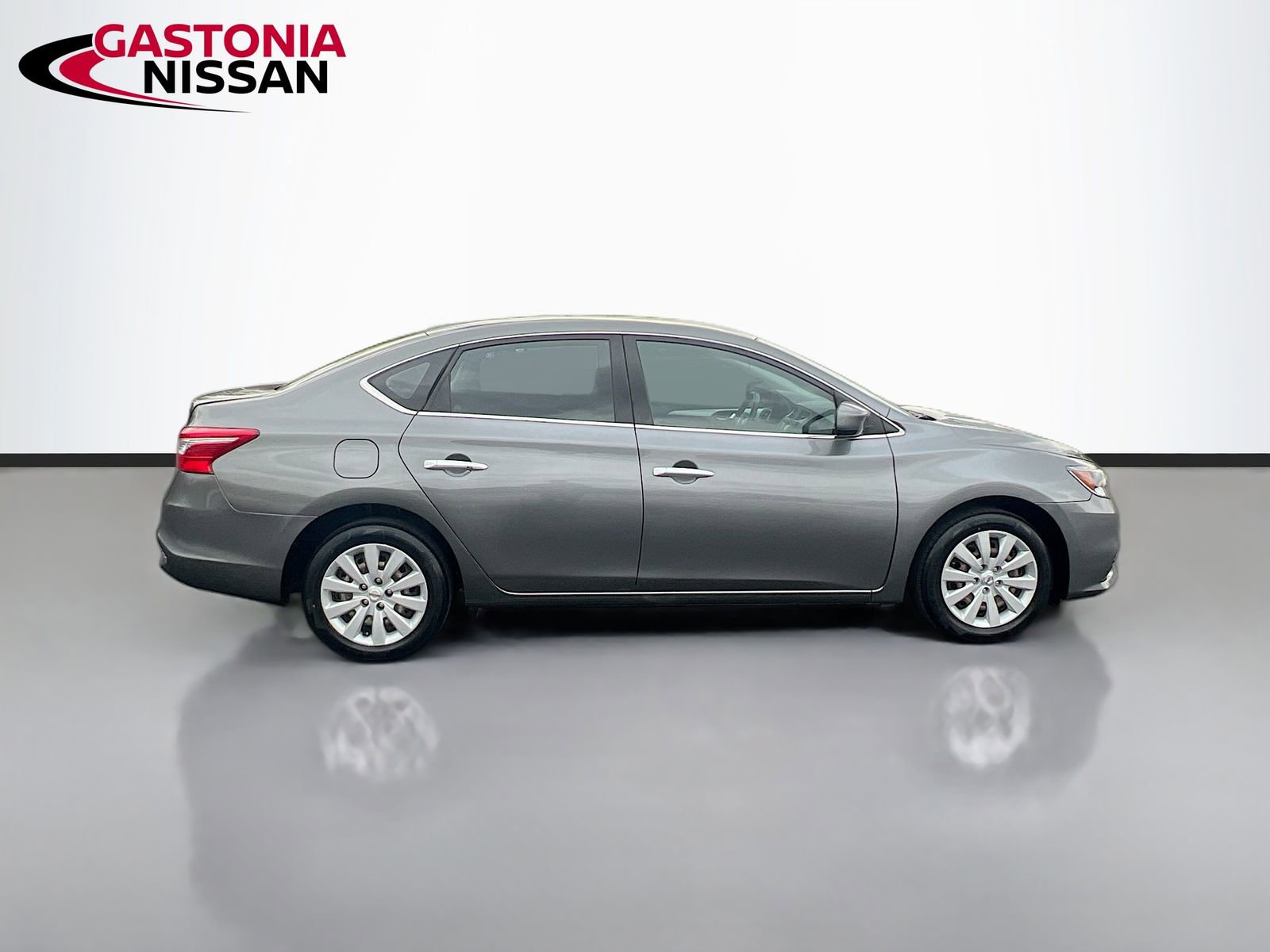Used 2018 Nissan Sentra S image 10