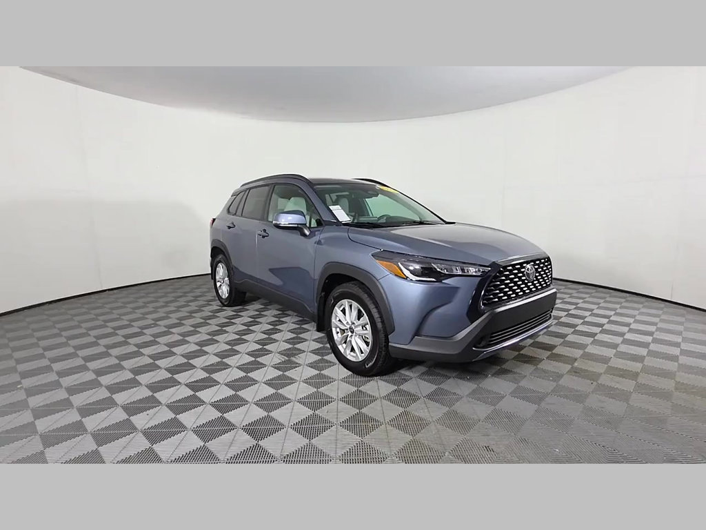 Used 2023 Toyota Corolla Cross LE FWD image 33