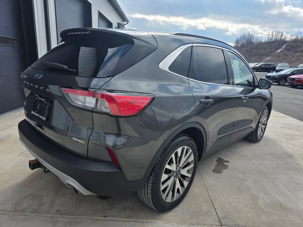 Used 2020 Ford Escape Titanium image 5