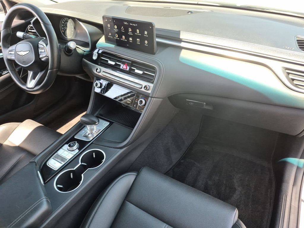 Used 2025 Genesis G70 2.5T RWD image 32