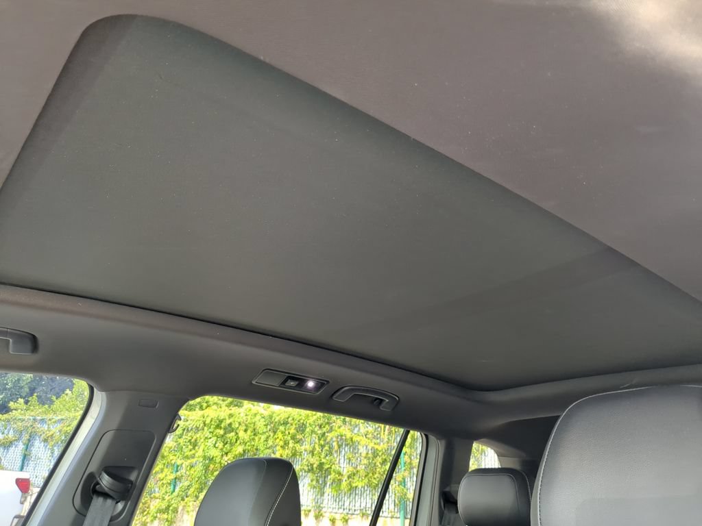 Certified 2023 Volkswagen Tiguan SE R-Line FWD image 20