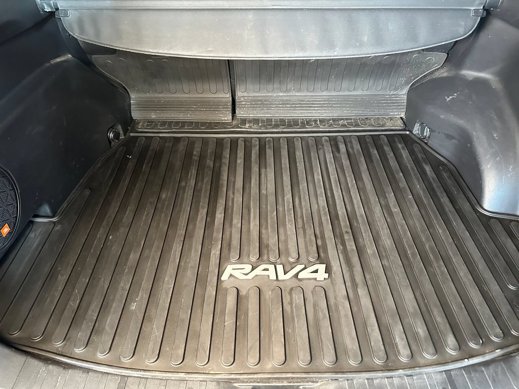 Used 2021 Toyota RAV4 Limited AWD/4WD image 23