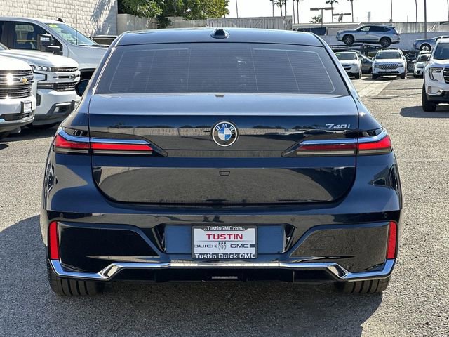 Used 2024 BMW 740i image 5