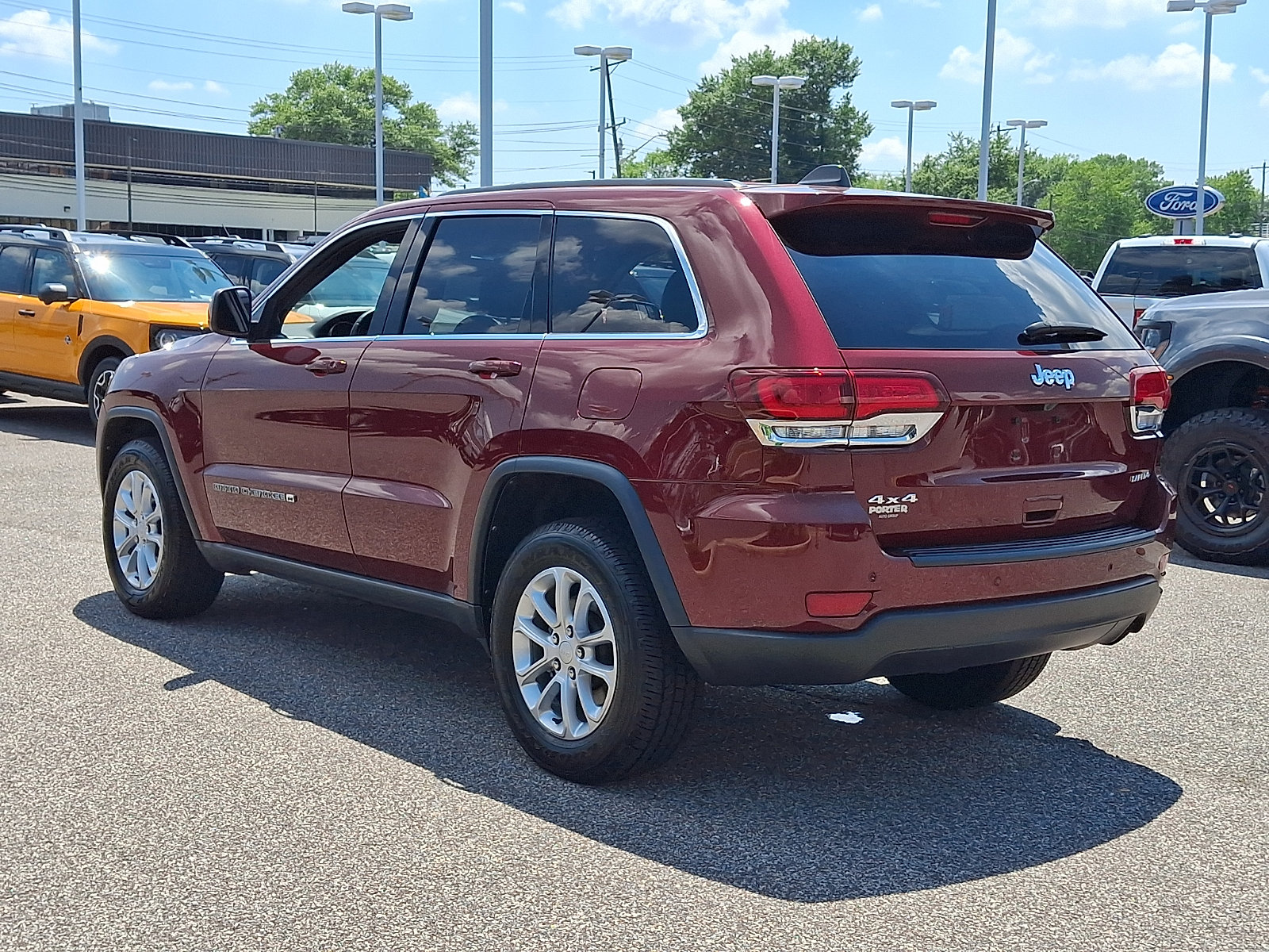 Used 2022 Jeep Grand Cherokee Laredo X AWD/4WD image 7