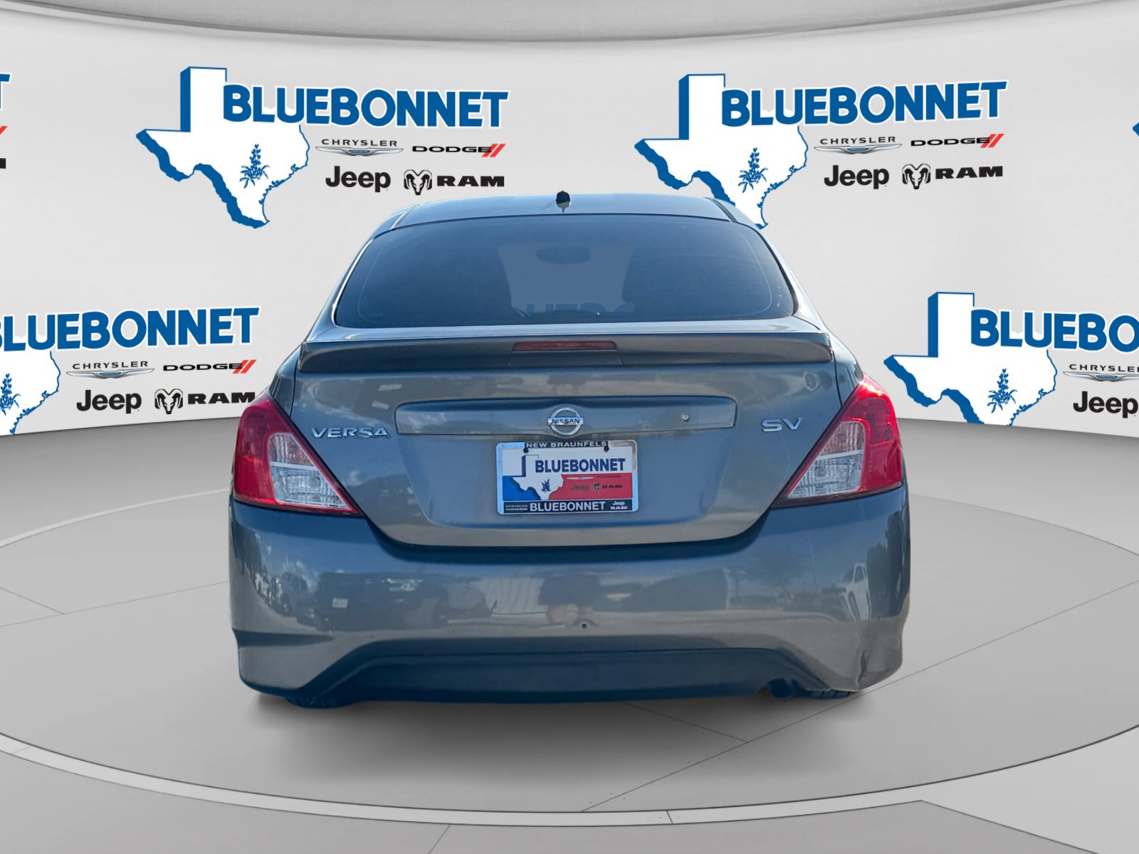 Used 2016 Nissan Versa SV FWD image 6