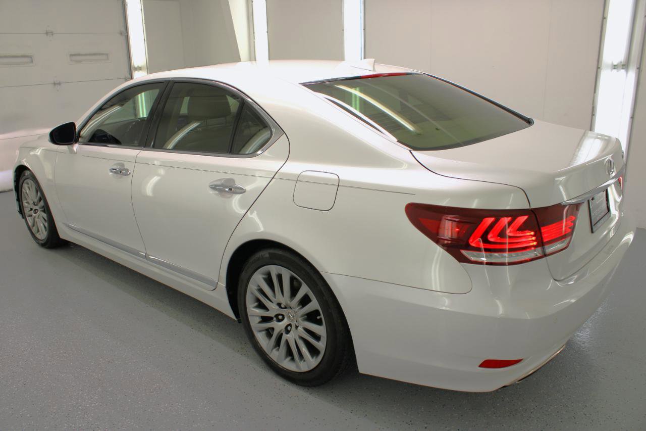 Used 2016 Lexus LS 460 w/ Comfort Package image 6