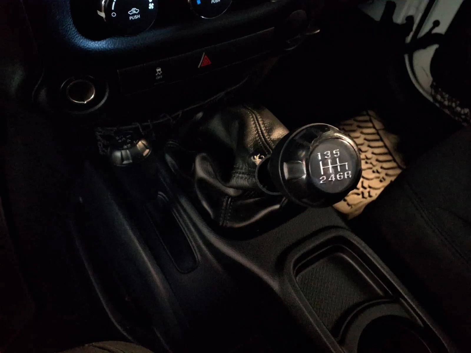 Used 2013 Jeep Wrangler Sport image 16