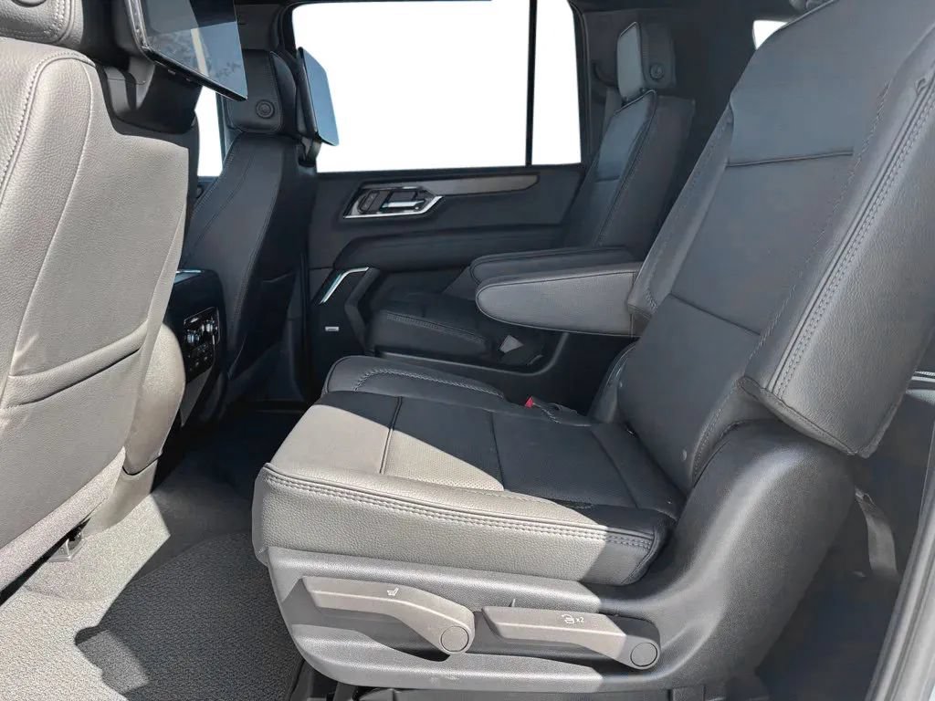 New 2026 GMC Yukon XL Denali w/ Denali Reserve Package AWD/4WD image 18