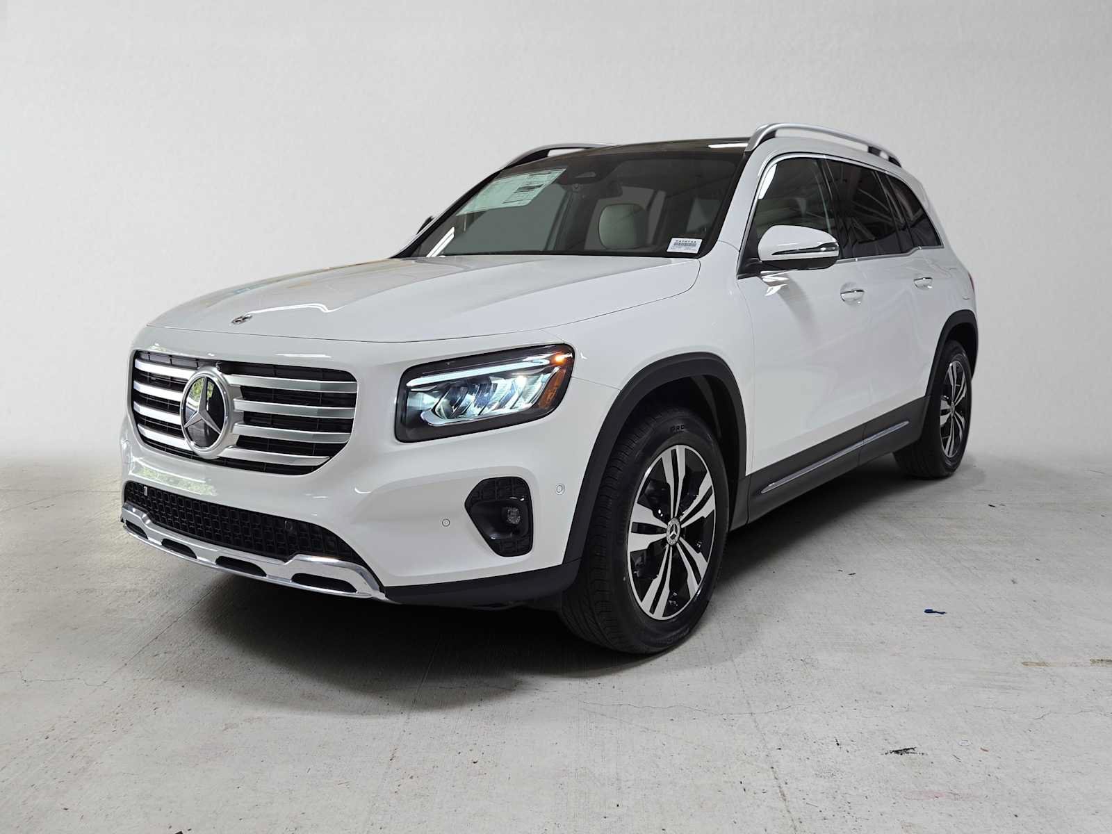 New 2026 Mercedes-Benz GLB 250 4MATIC image 7