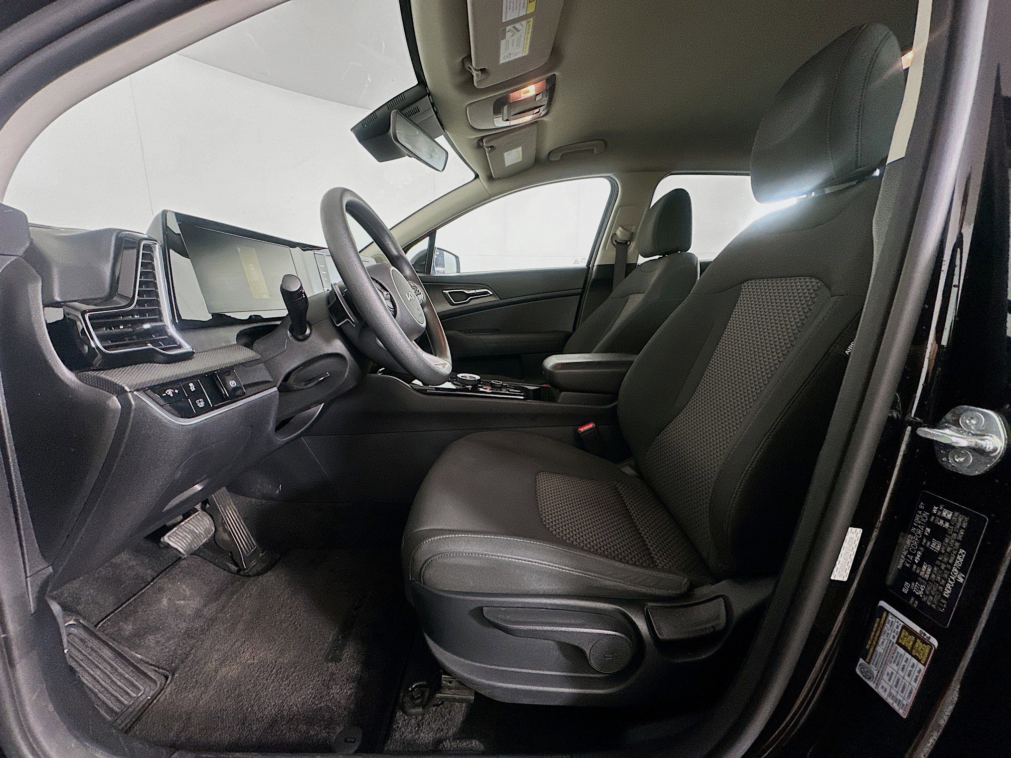 Used 2023 Kia Sportage LX image 13