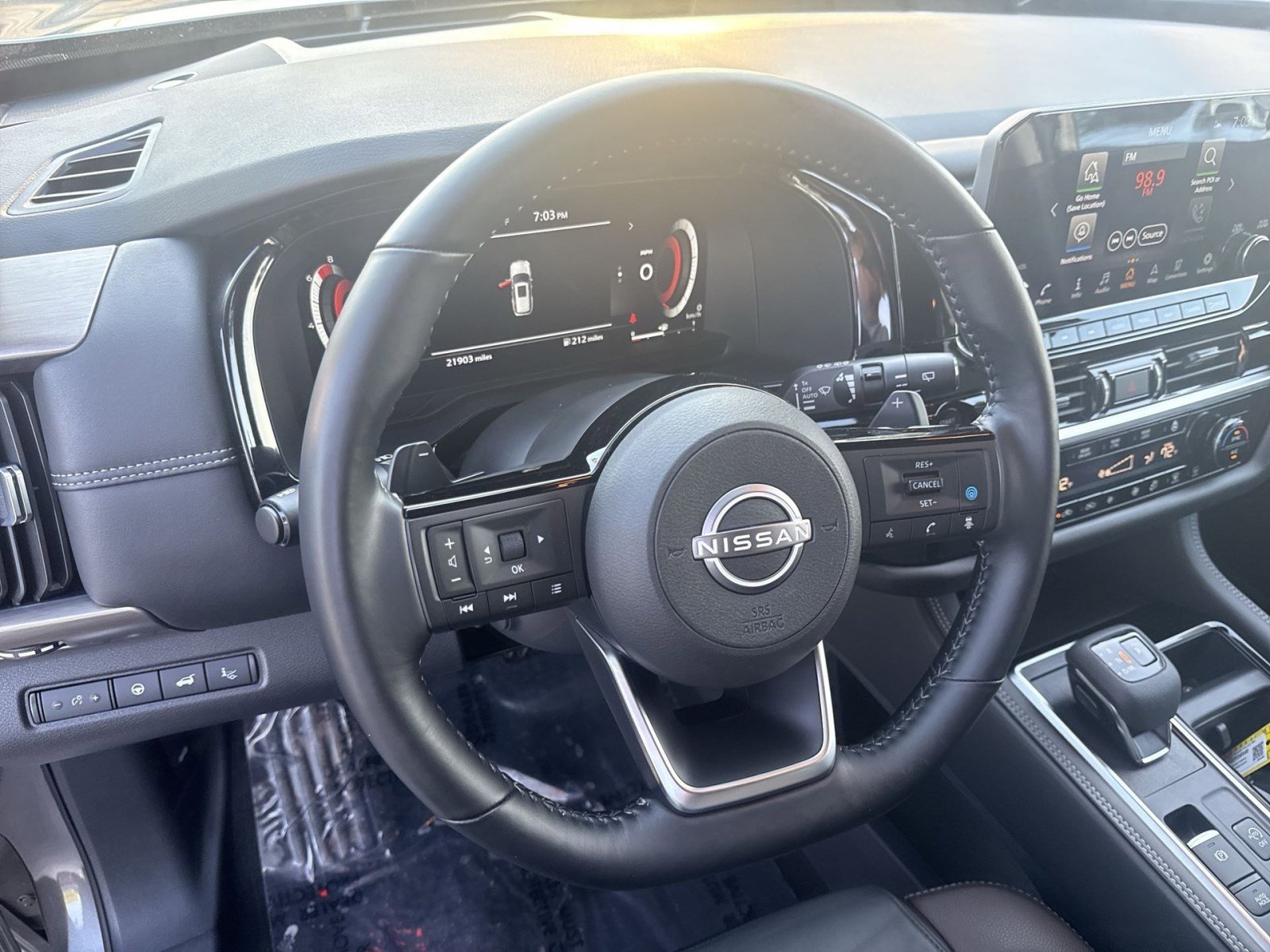 Used 2025 Nissan Pathfinder Platinum AWD/4WD image 15