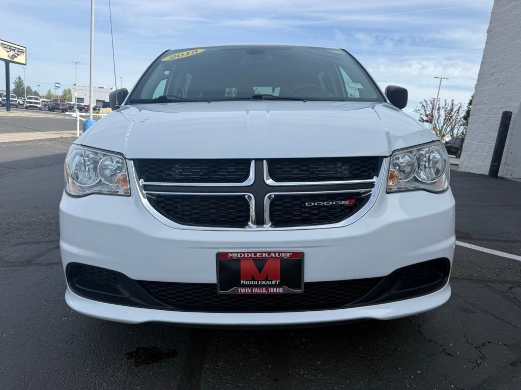 Used 2018 Dodge Grand Caravan SE w/ UConnect Hands-Free Group image 2