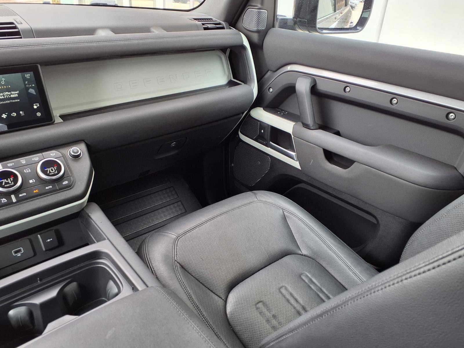 Used 2022 Land Rover Defender 110 SE image 22