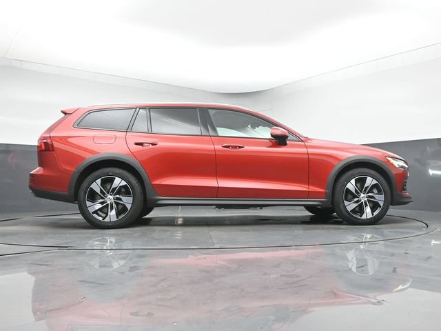 Used 2024 Volvo V60 B5 Cross Country Plus w/ Climate Package AWD/4WD image 42