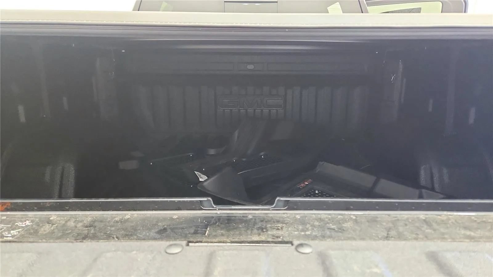 Used 2025 GMC Sierra 1500 AT4 w/ Technology Package AWD/4WD image 19