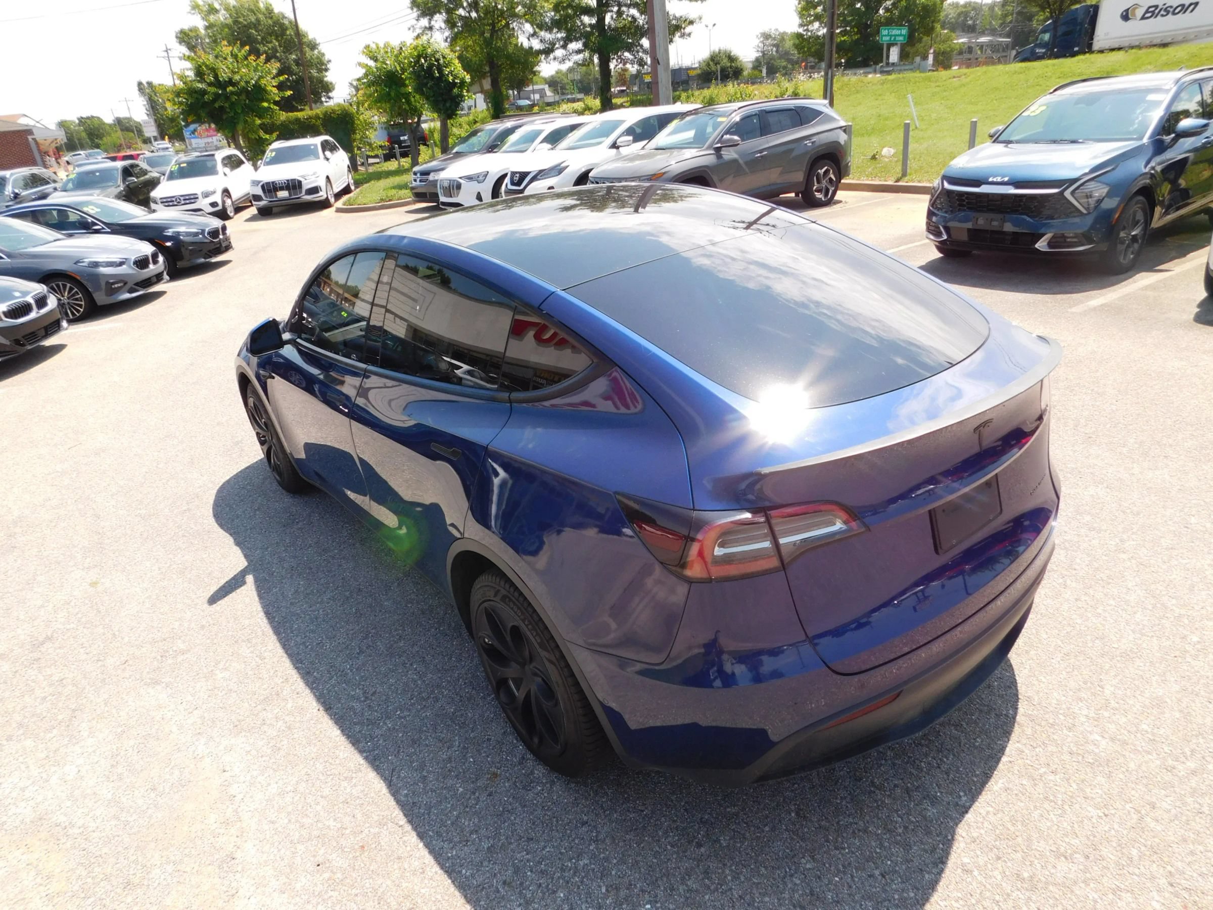 Used 2021 Tesla Model Y Long Range AWD/4WD image 7