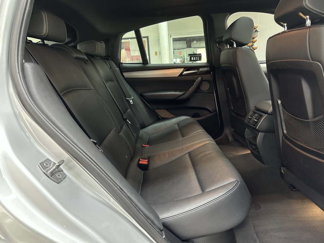 Used 2017 BMW X4 M40i w/ Technology Package image 15