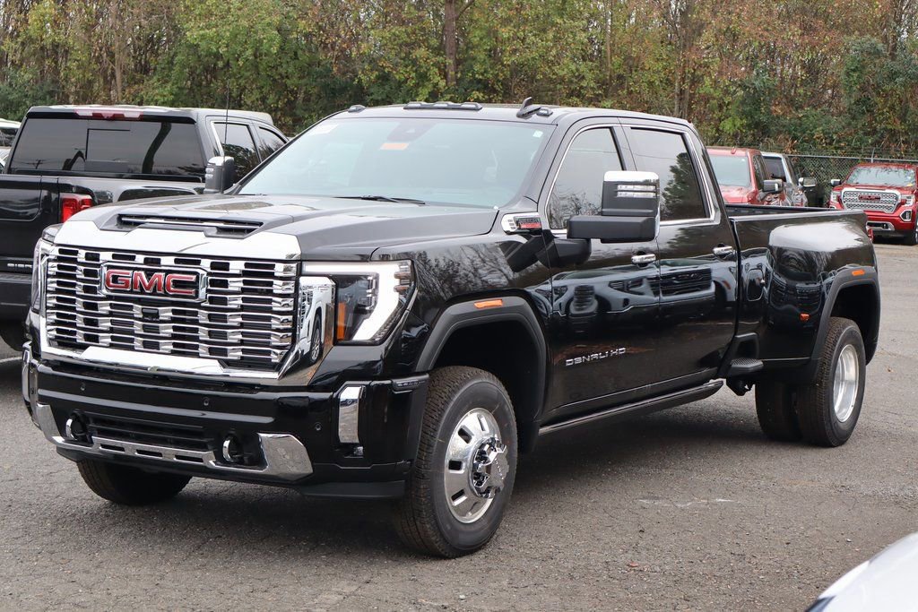 New 2026 GMC Sierra 3500 Denali w/ Denali Reserve Package AWD/4WD image 2