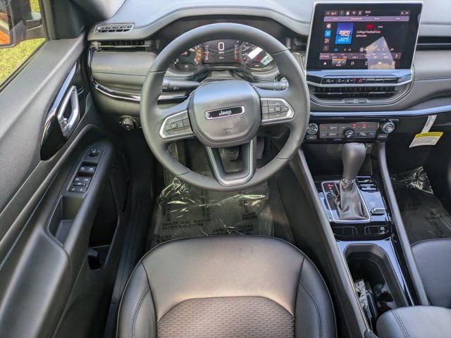 New 2026 Jeep Compass Latitude image 14