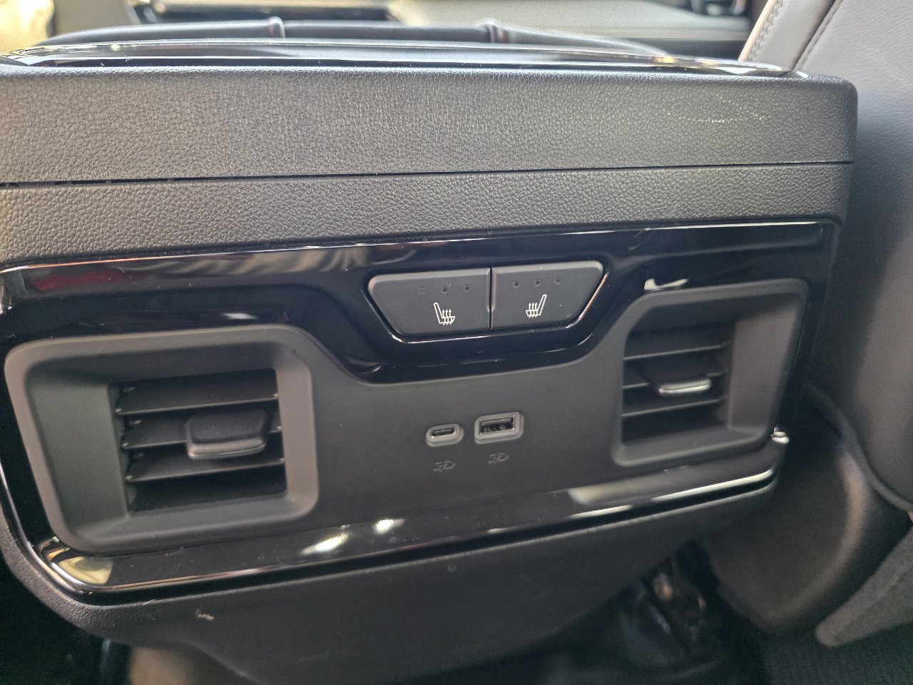 Used 2025 GMC Sierra 1500 AT4X image 15