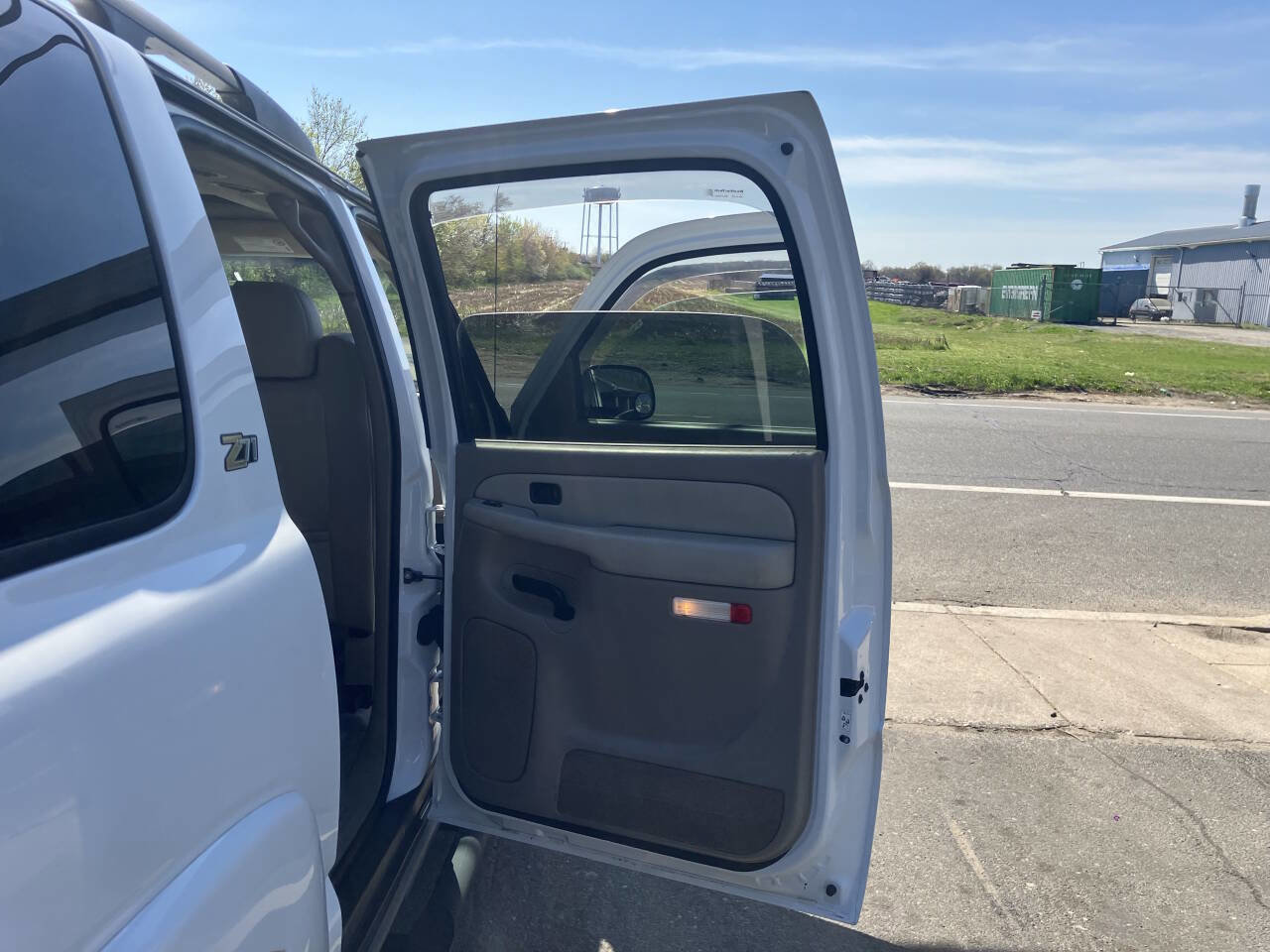 Used 2002 Chevrolet Suburban Z71 image 19