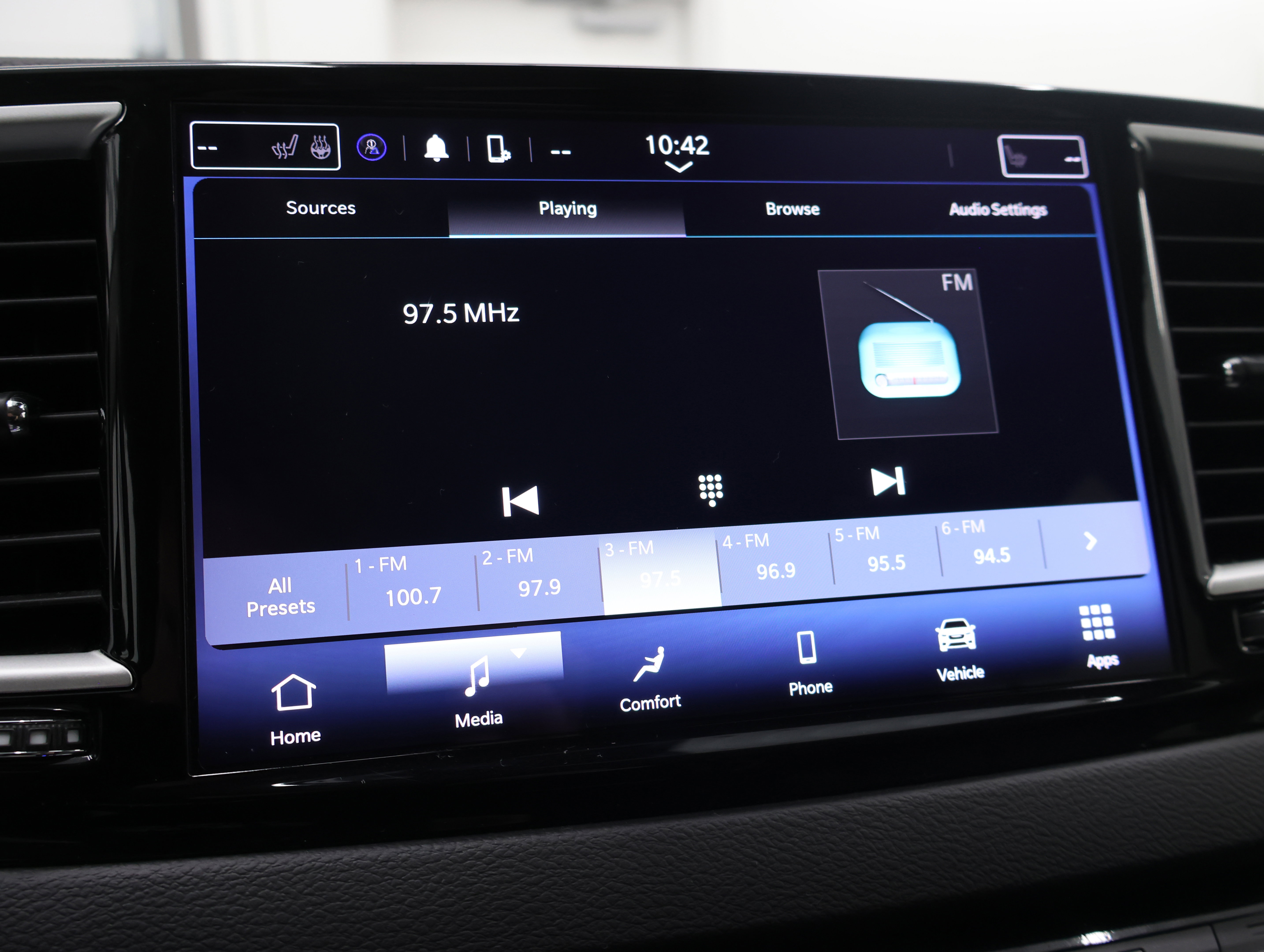 Used 2024 Chrysler Pacifica Touring-L FWD image 52