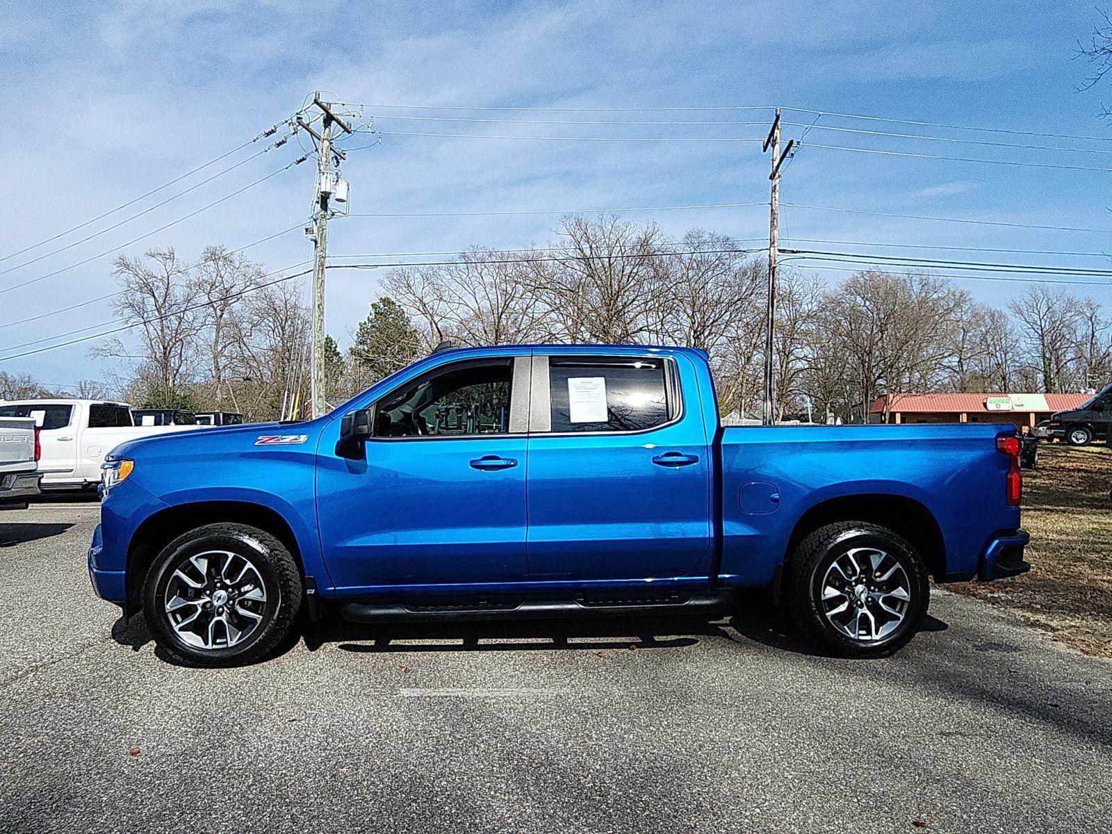 Used 2022 Chevrolet Silverado 1500 RST image 2