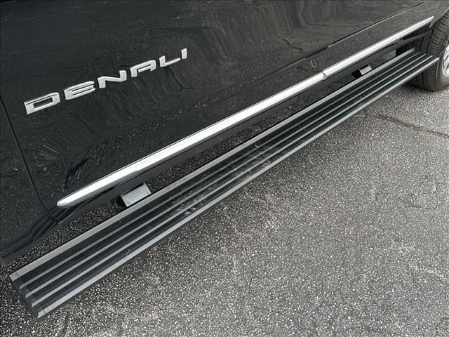Certified 2026 GMC Yukon XL Denali w/ Denali Reserve Package AWD/4WD image 13