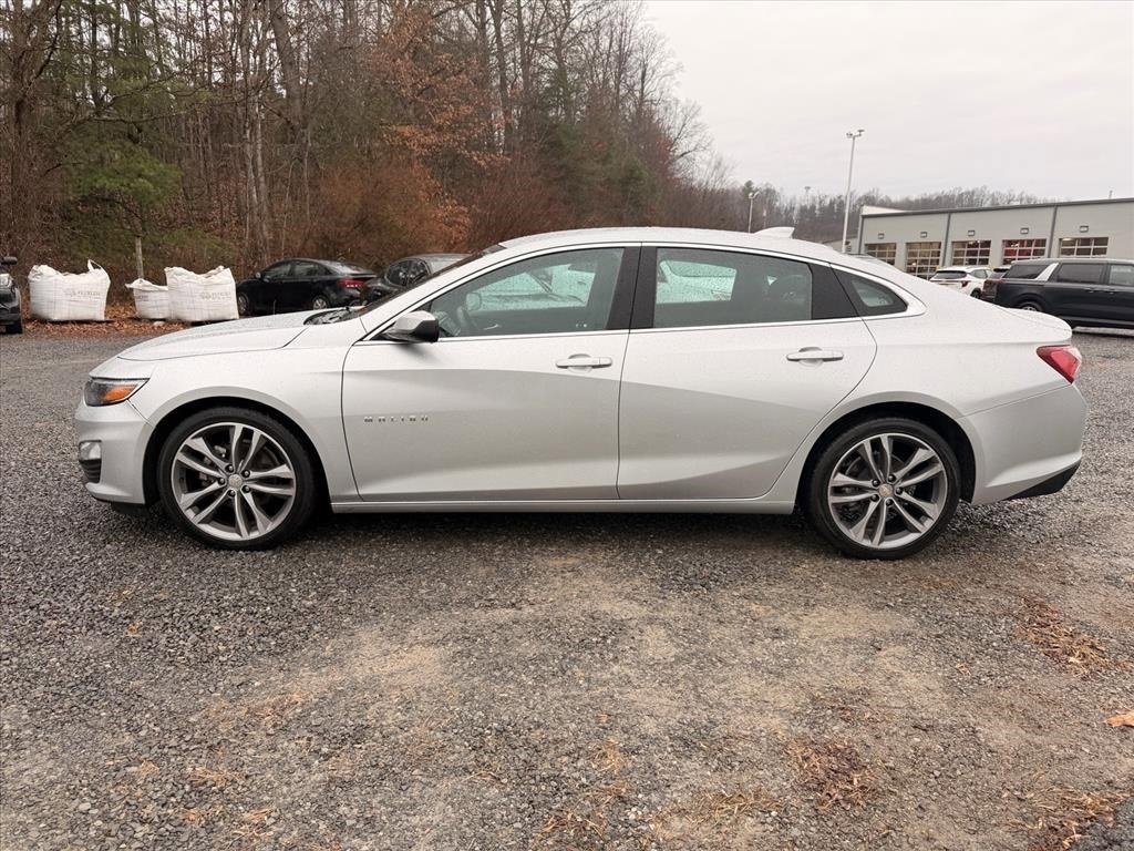 Used 2022 Chevrolet Malibu LT image 3