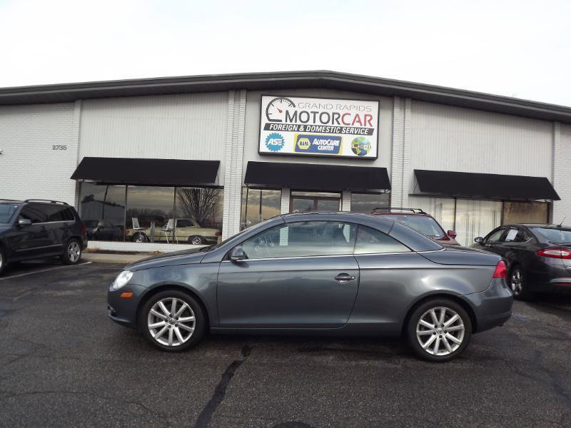 Used 2007 Volkswagen Eos 2.0T FWD image 2