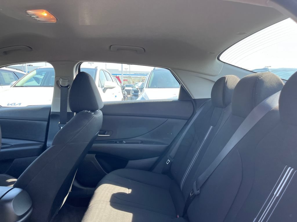 Used 2021 Hyundai Elantra SEL FWD image 19