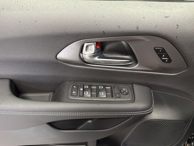 New 2026 Chrysler Pacifica Select w/ S Appearance Package image 21