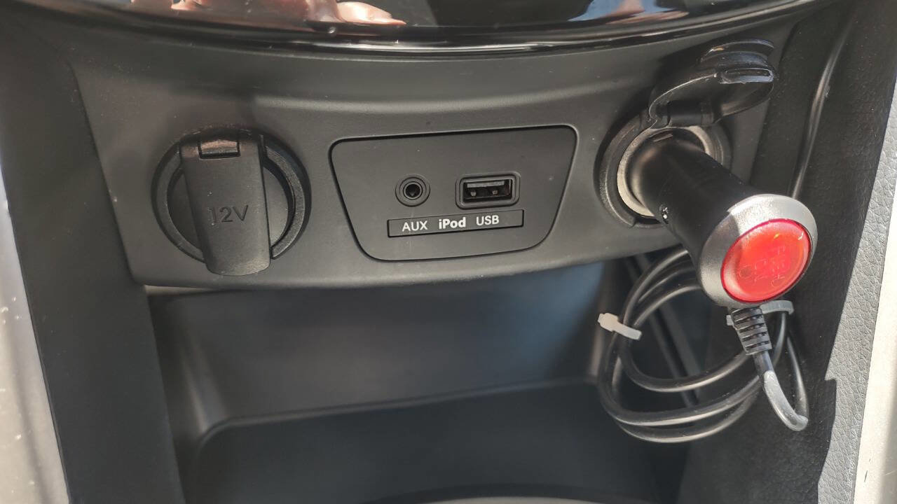 Used 2014 Hyundai Elantra GT image 24