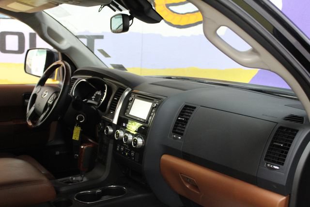 Used 2018 Toyota Sequoia Platinum AWD/4WD image 12
