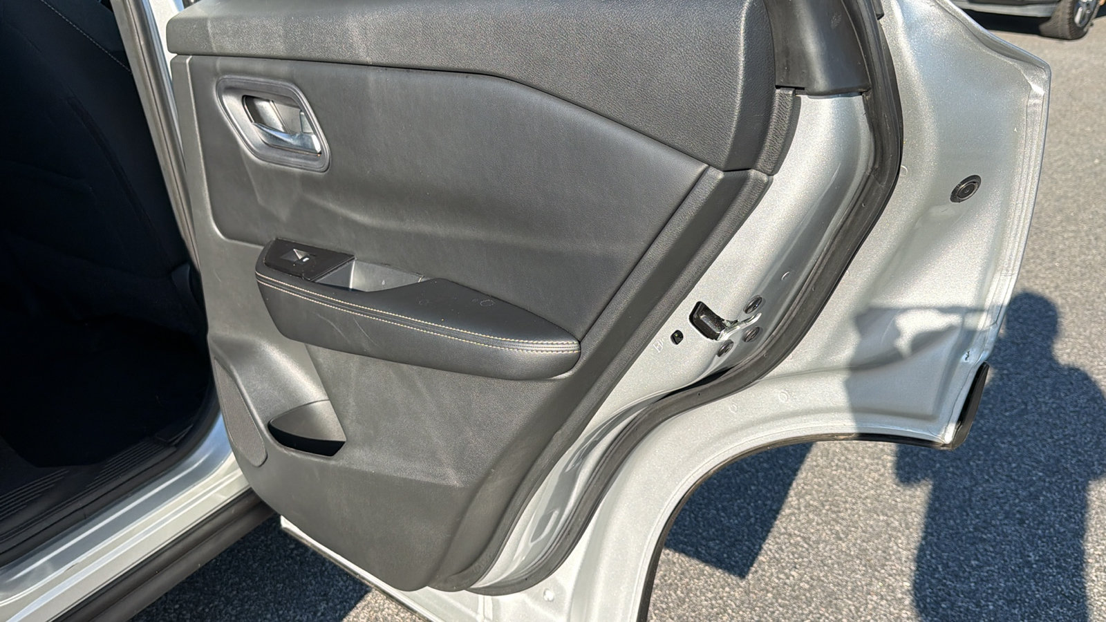 Used 2024 Nissan Rogue SV AWD/4WD image 20