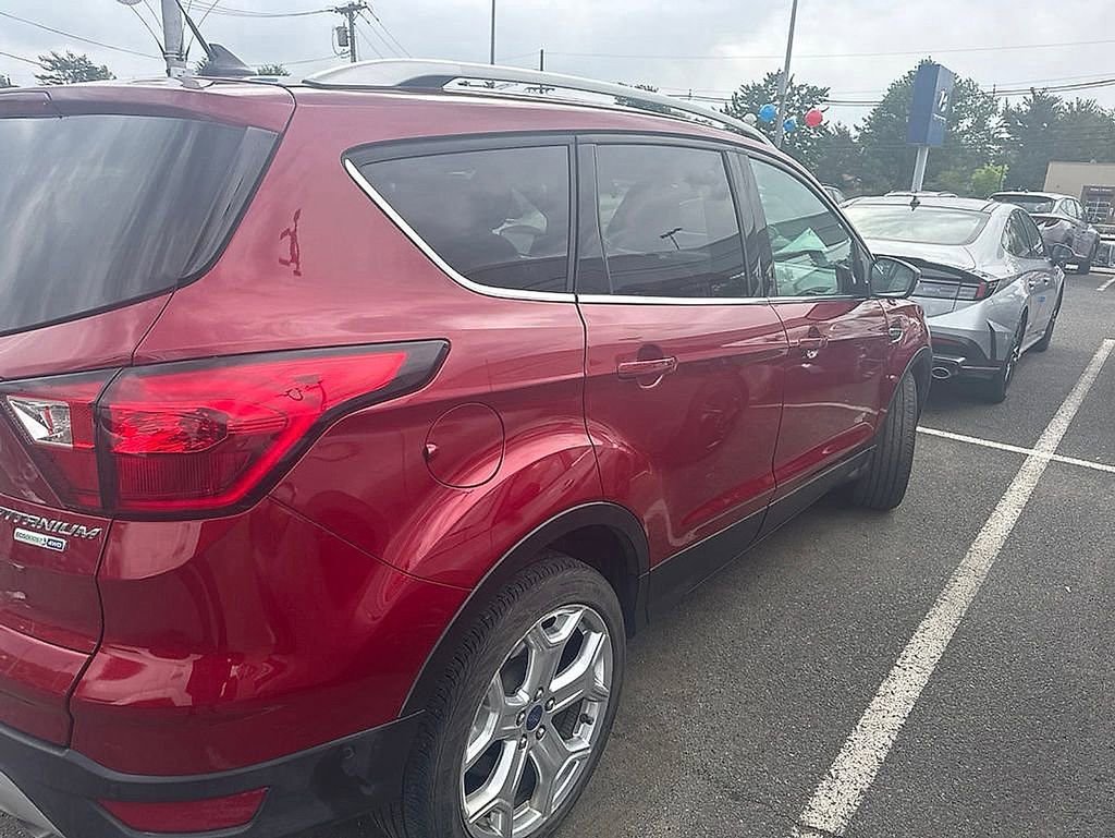 Used 2019 Ford Escape Titanium AWD/4WD image 2