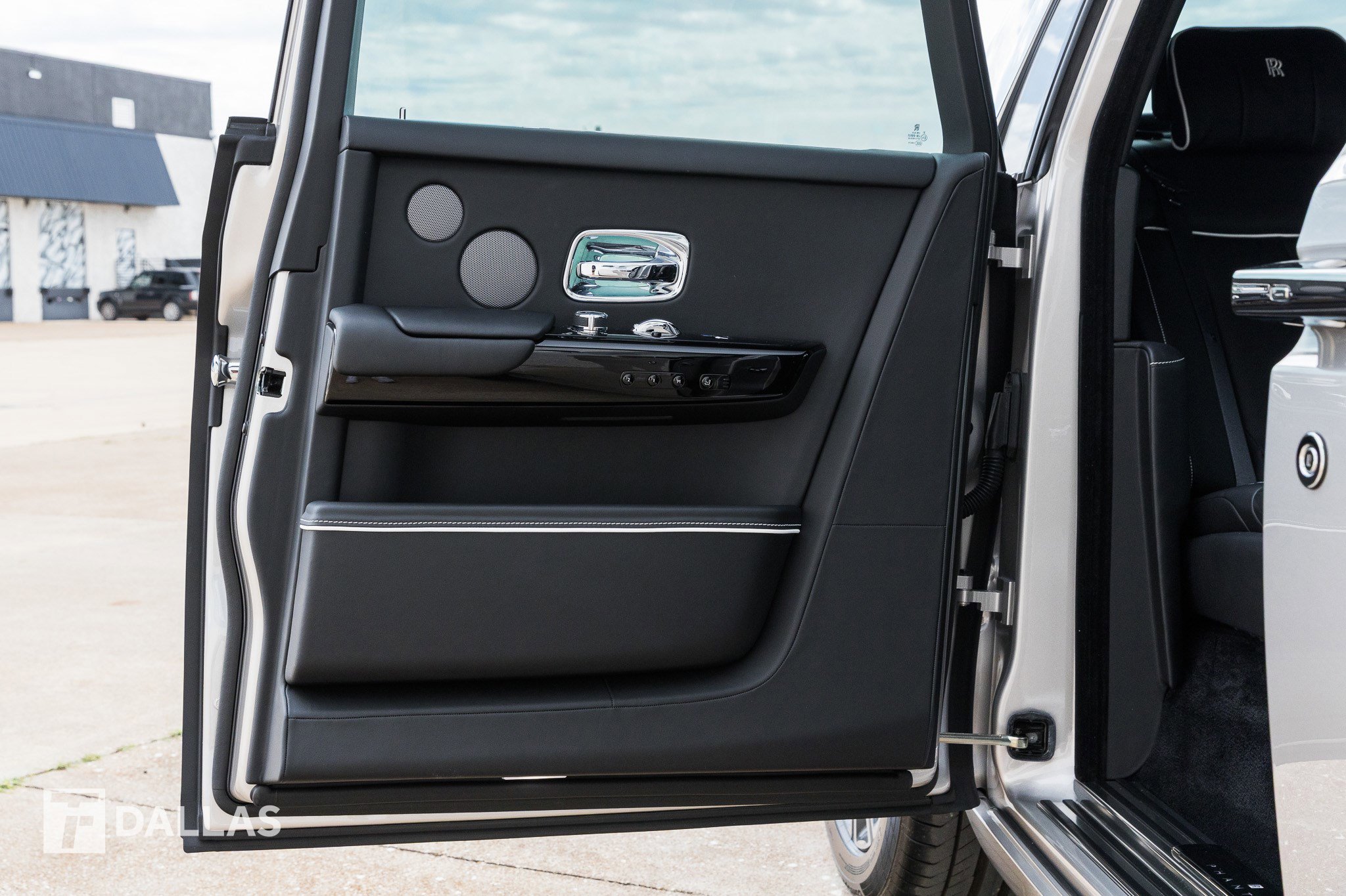 Used 2023 Rolls-Royce Phantom Sedan w/ The Phantom Package image 44