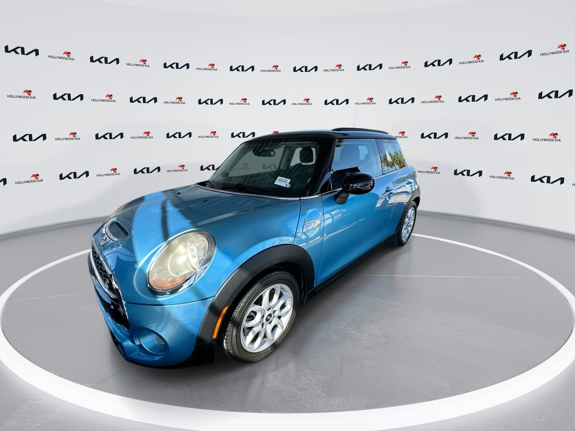Used 2015 MINI Cooper S image 4