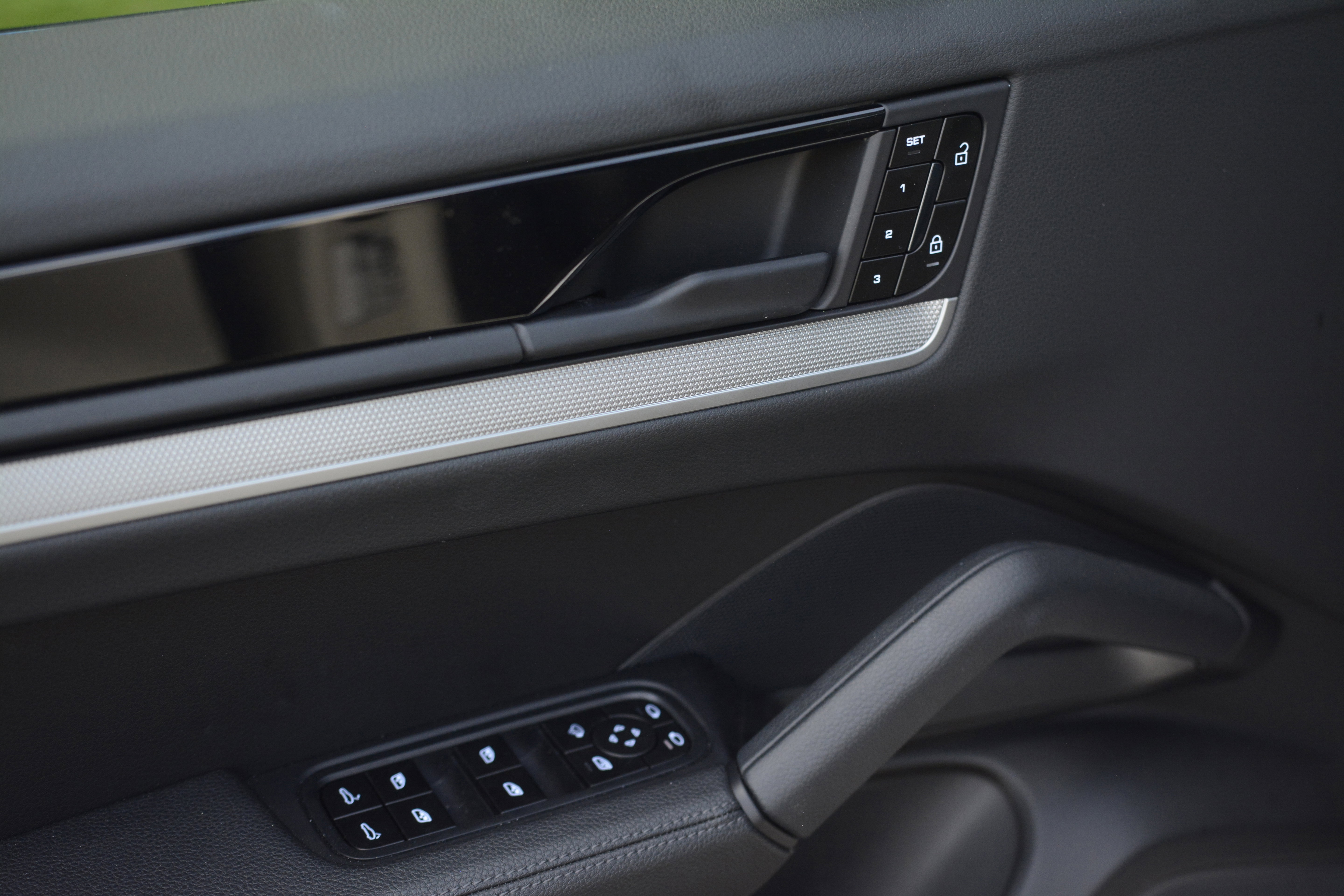 Certified 2026 Porsche Cayenne S AWD/4WD image 14