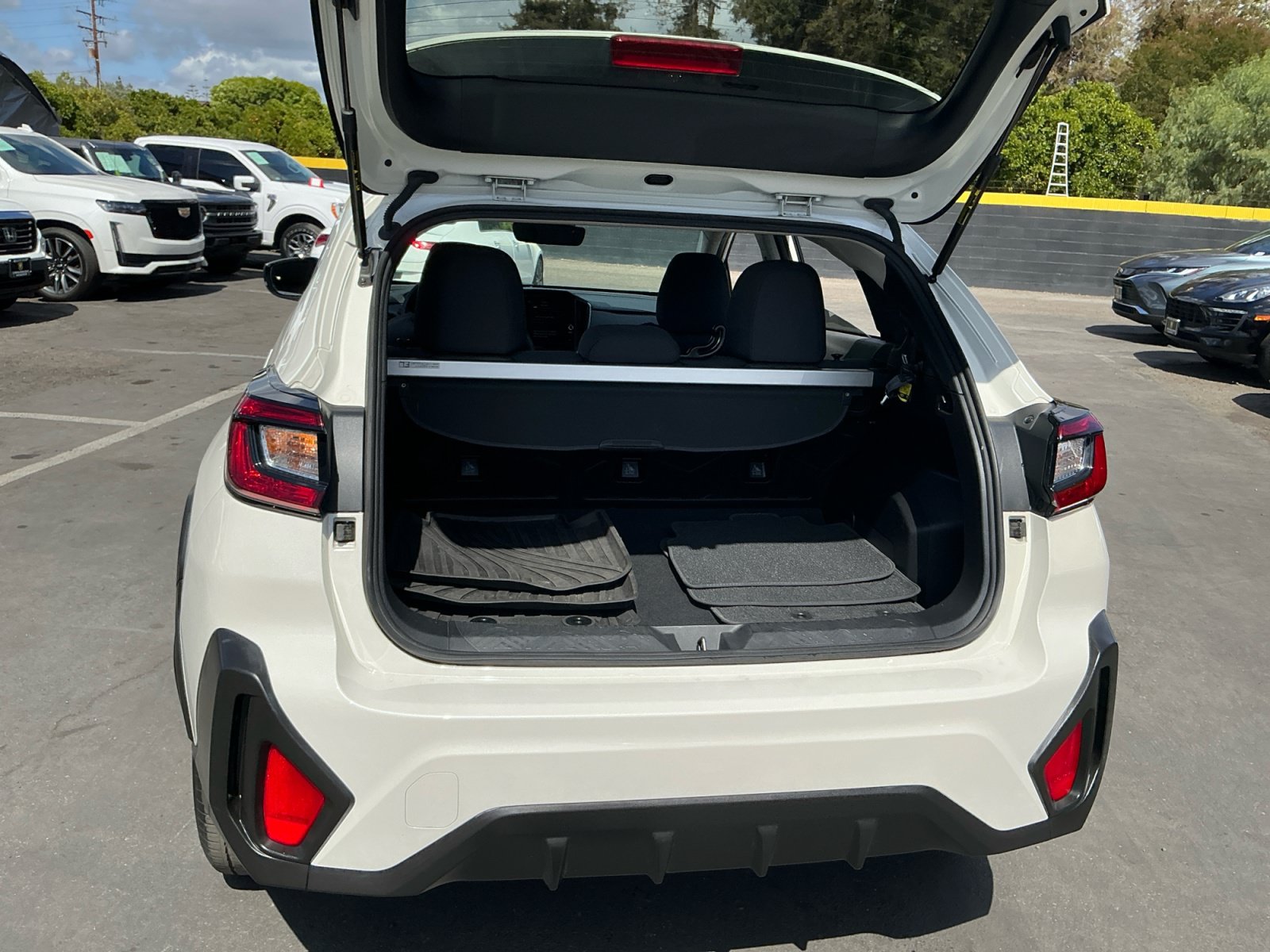 Used 2024 Subaru Crosstrek 2.0i Premium w/ Crosstrek Mirror Package AWD/4WD image 25