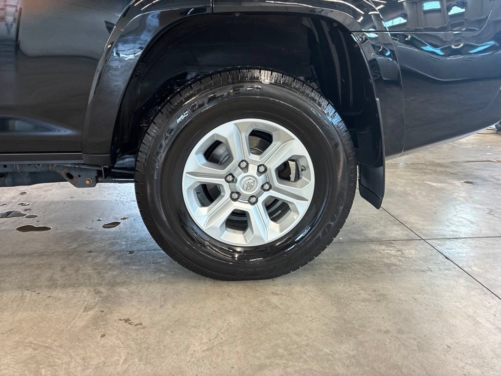 Used 2021 Toyota 4Runner SR5 AWD/4WD image 24