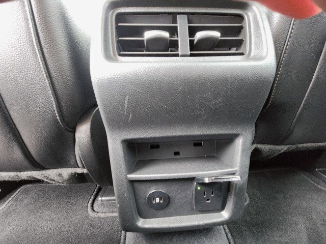 Used 2023 Ford Edge Titanium image 24